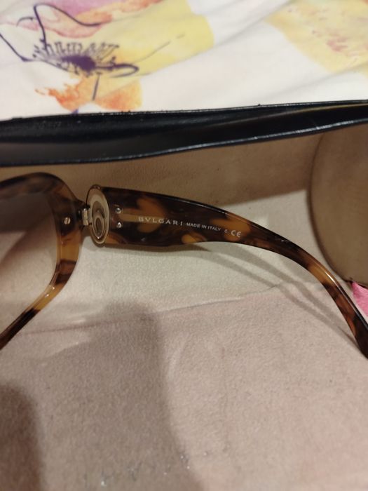 Оригинални дамски слънчеви очила BVLGARI в много запазено състояние