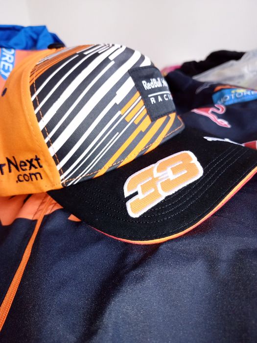 Шапки три модела на Max Verstappen Red bull ,Макс Верстапен