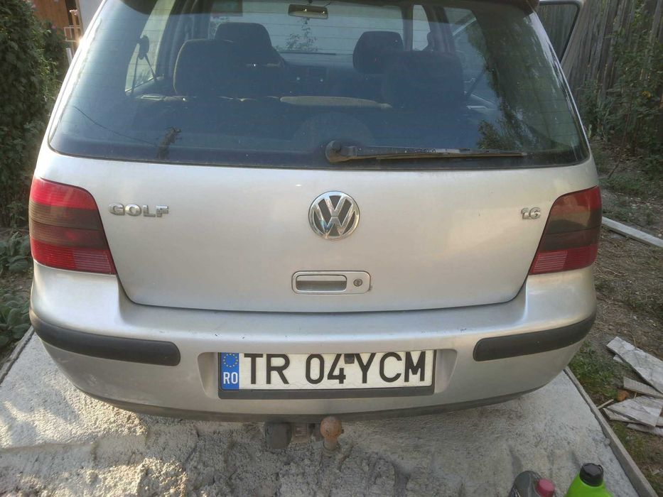 Se vinde golf 4.