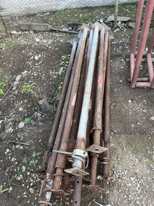 15 popi metalici si 3 talpi reglabile pt schela de vanzare