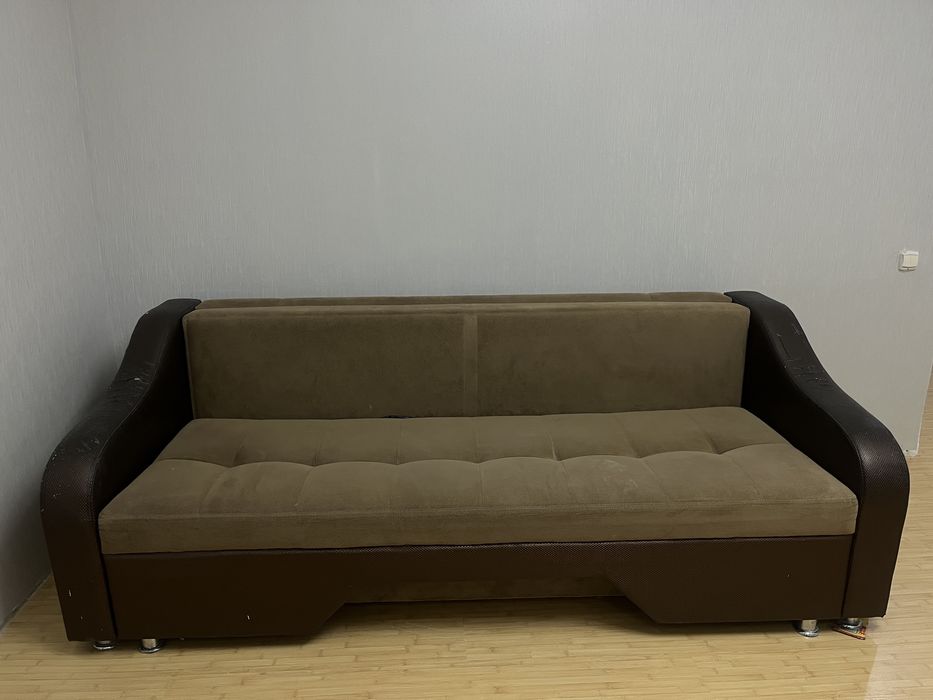 Диван двухспальный