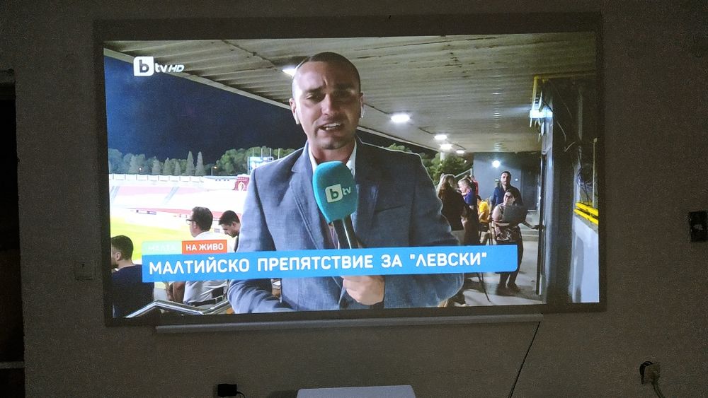 ALR екран 100 инча За ultra късофокусен проектор