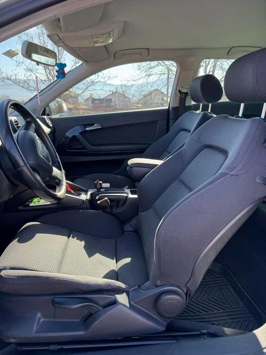 Лек автомобил Audi A3