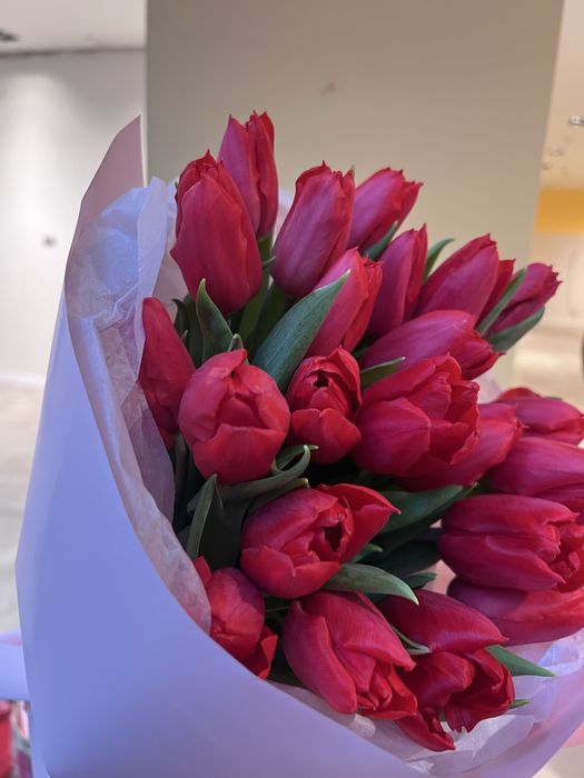 Премиальные тюльпаны с шикарным оформлением