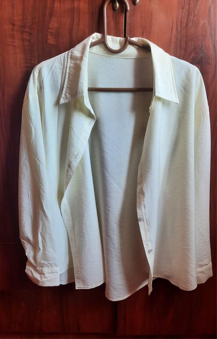 Руюашка цвет лимонный очень приятный