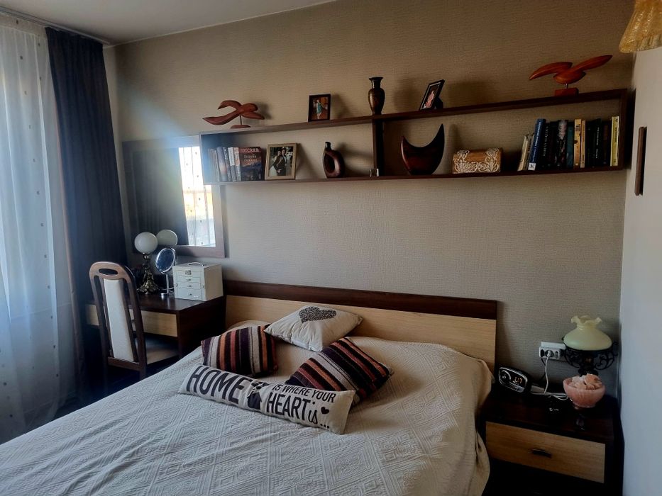 Vand apartament 3 camere decomandat