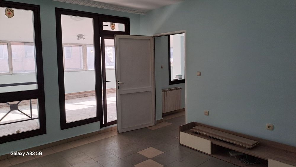 Продава 3-стаен апартамент в ж.к.Слатина