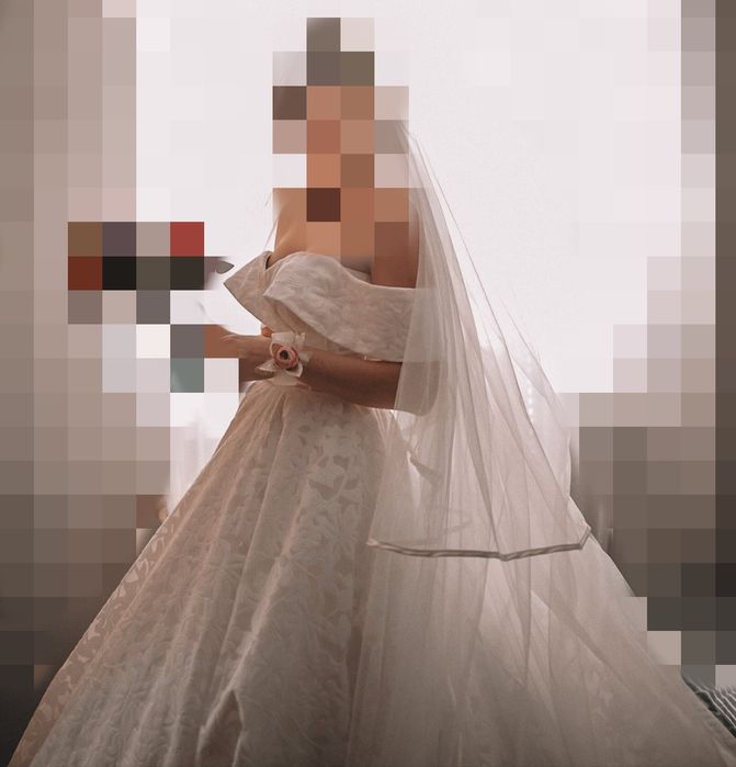 Булчинска рокля тип принцеса с шлейф + подарък дълг воал