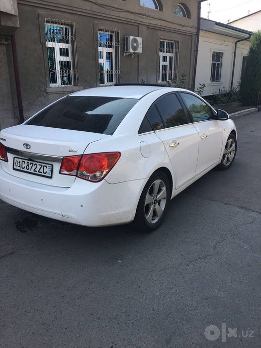 Lasetti Cruz srochna sotiladi