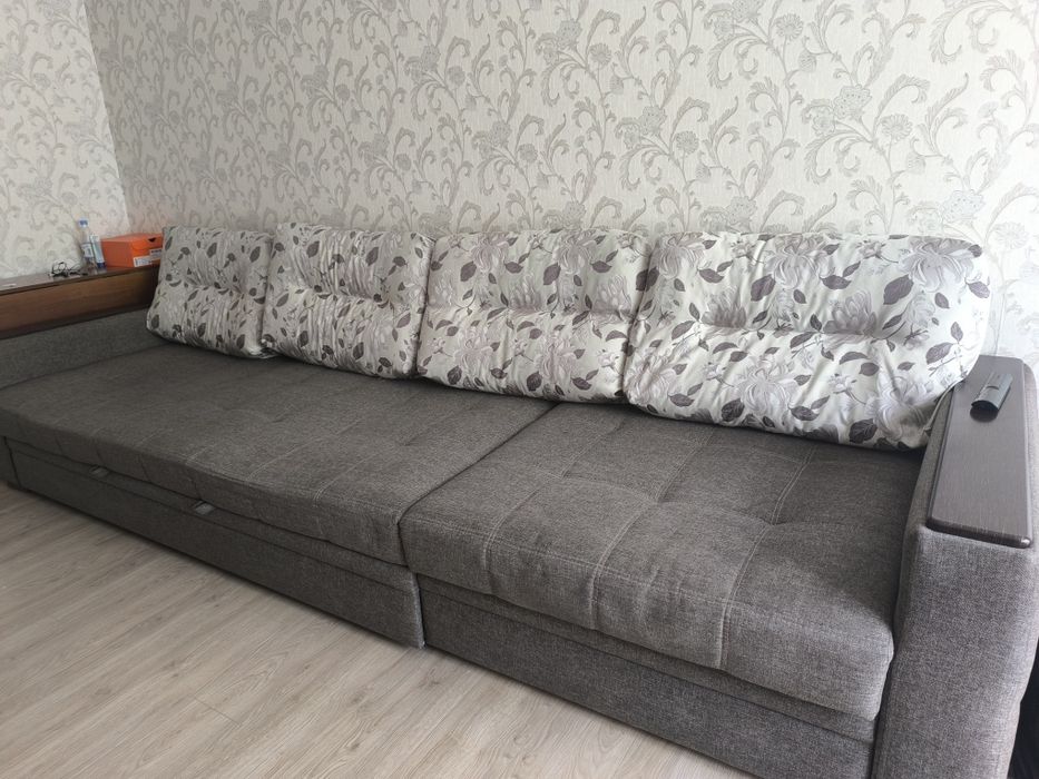 Диван 5  местный