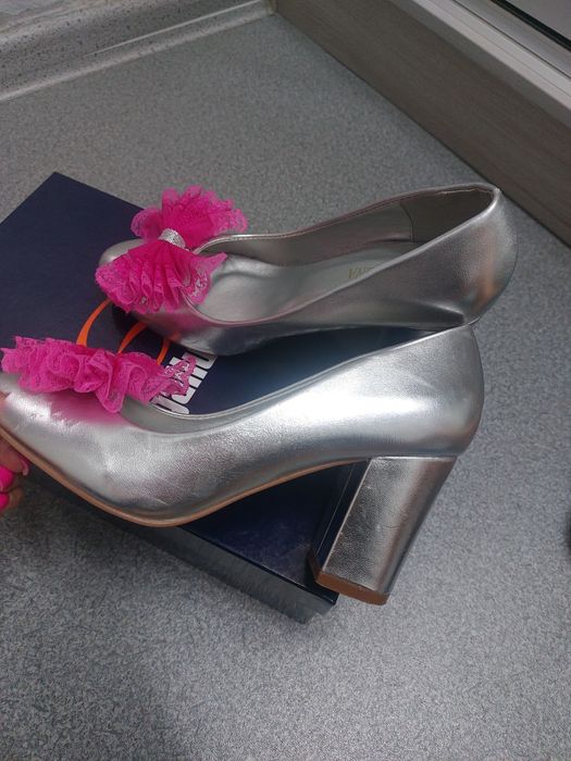 Туфли серебро на удобном каблуке