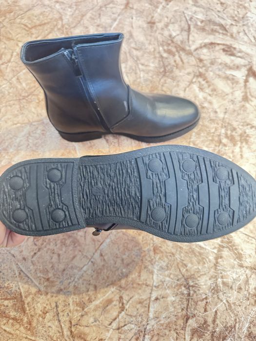 Продам зимнюю обувь