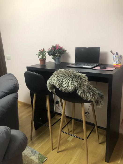 Бар маса с два стола