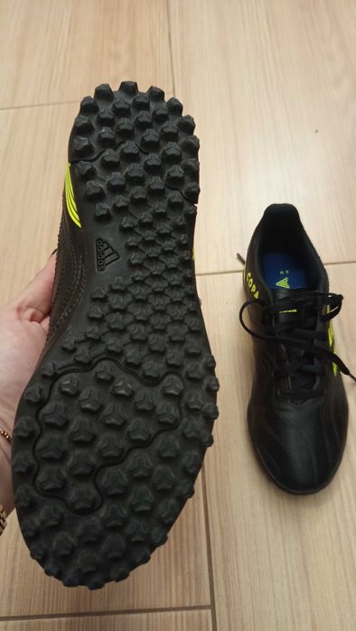 Детски футболни обувки