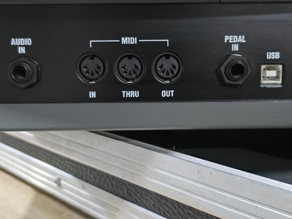 Consolă/mixer/controller lumini PILOT 3000,case transport,1024 DMX