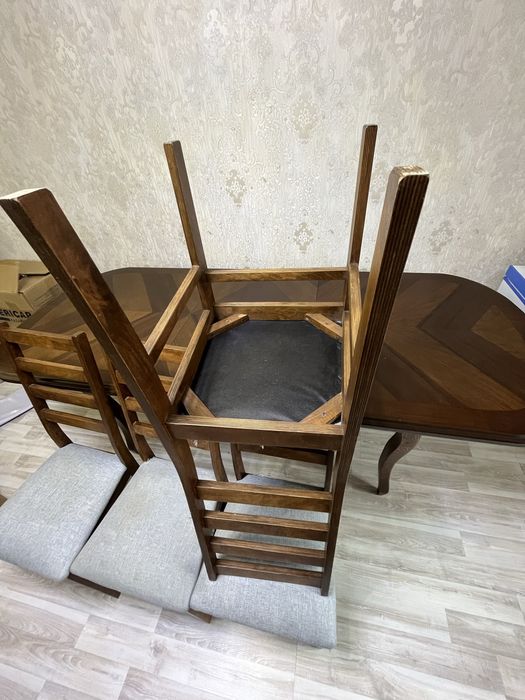 Стол из натурального массива дерева