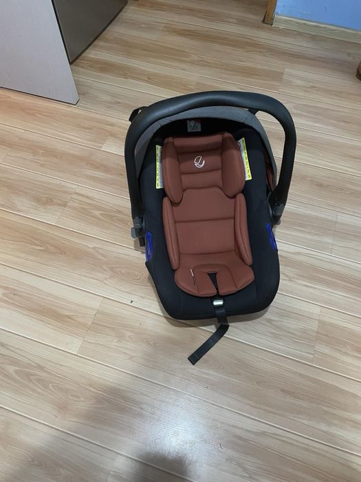 Бебешко кошче за кола