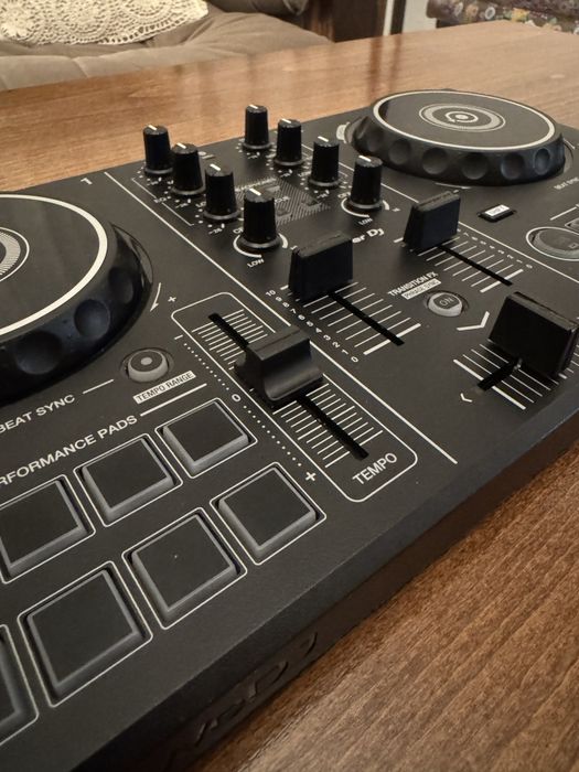 Pioneer ddj200 почти нов