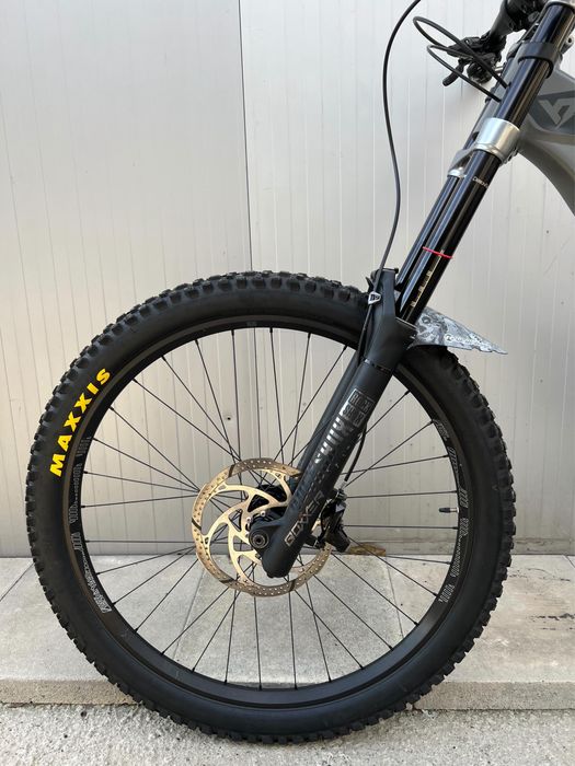 YT tues 27.5 2020 велосипед колело DH