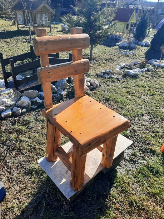 Masa rustica cu banci obiecte rustice lemn