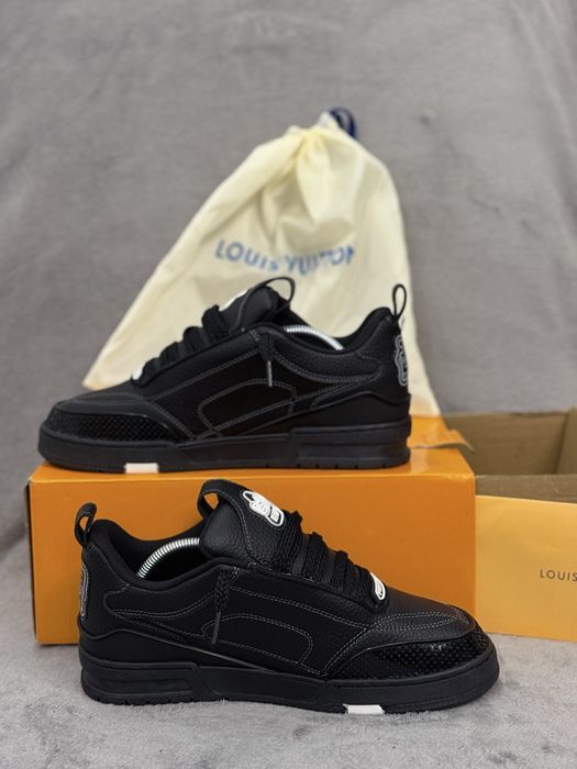 LV skates negrii marimea 43