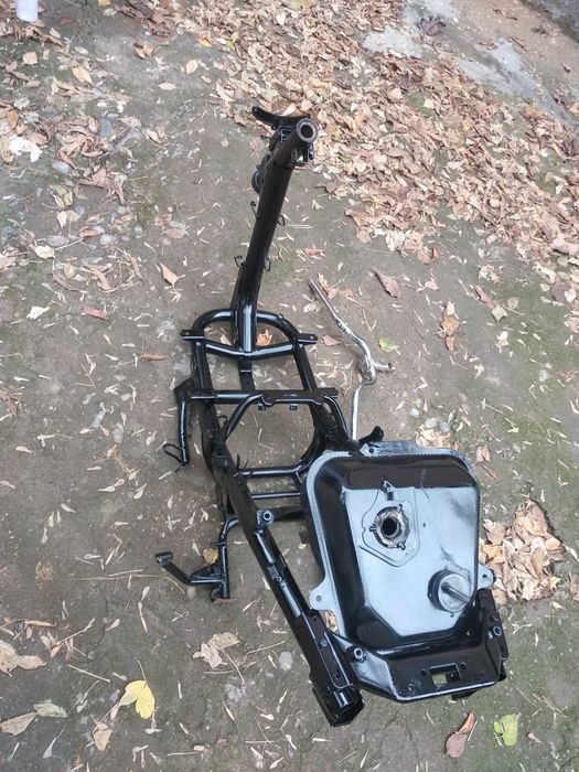 Продаю новую раму на скутер марки форсе васат 150сс .