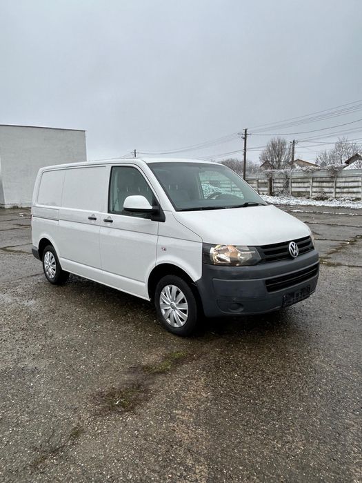Vând vw transporter t5 2.0 tdi cu 3 locuri în acte. 2010