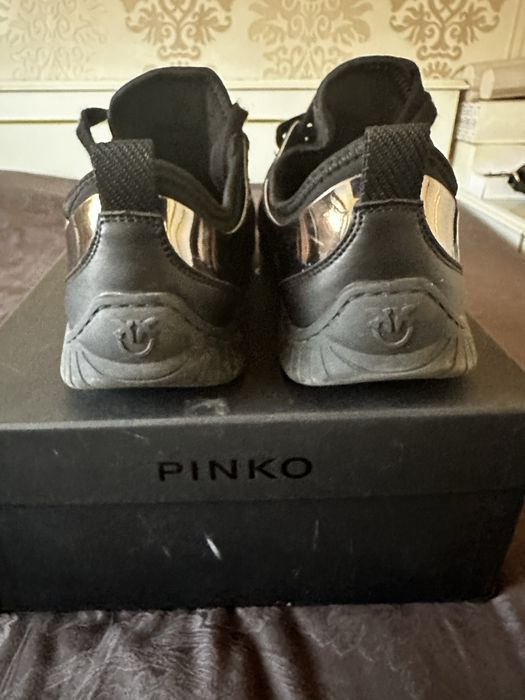 Оригинални сникърси Pinko,нови, размер 39