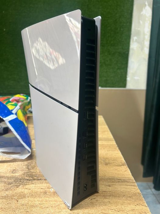 Playstation 5 slim 1 trb