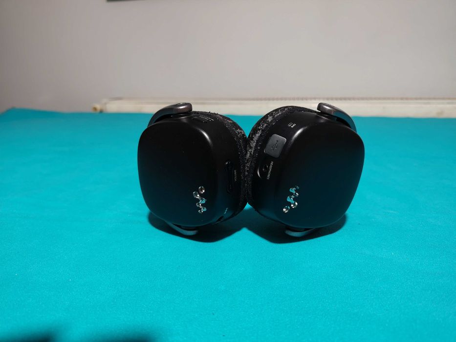 SONY Walkman NWZ-WH303 , căști cu MP3, 4 GB.