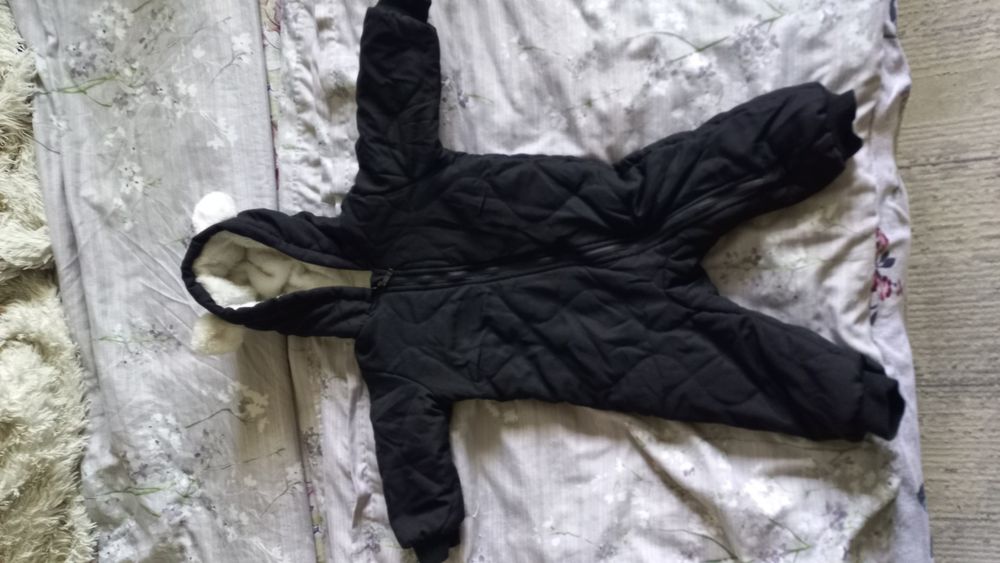 Продам два осене весених комбинезона детских