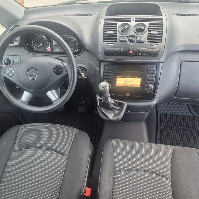 Vand mercedes vito 2.2 tdi.6+1 trepte.9 locuri.160 cp.klima .top
