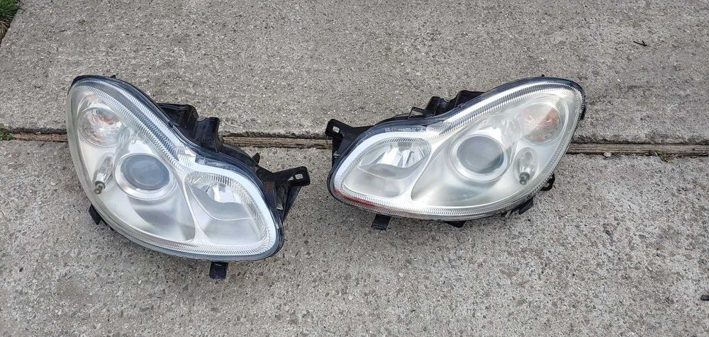 Vând faruri originale Smart 451, întregi, în stare bună.