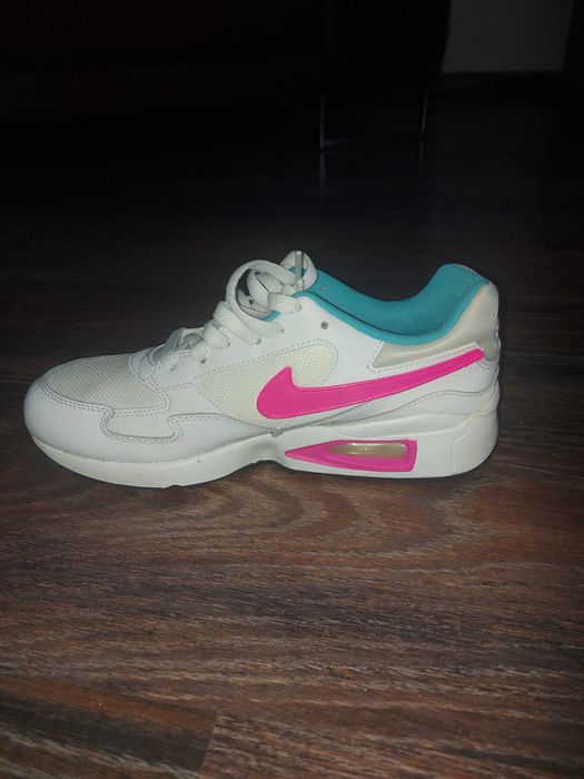 Vand adidasi NIKE Femei