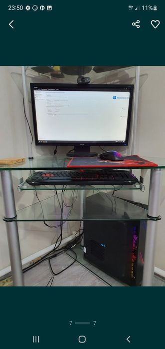 Компьютерный стол и подставку под телевизор