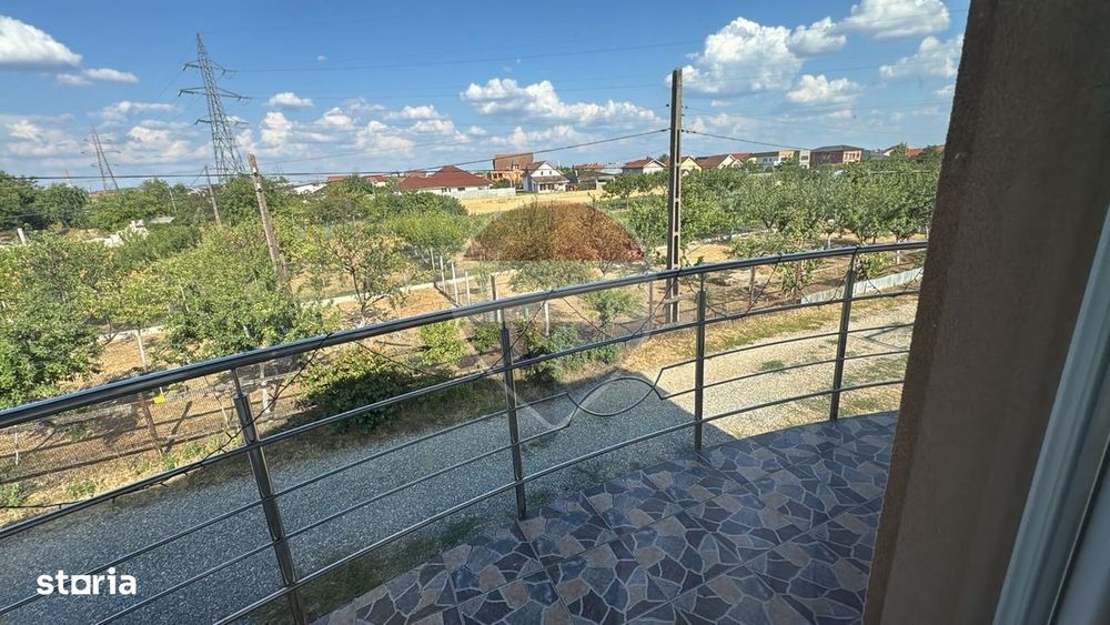 De închiriat casă cu 5 camere, în Sântandrei