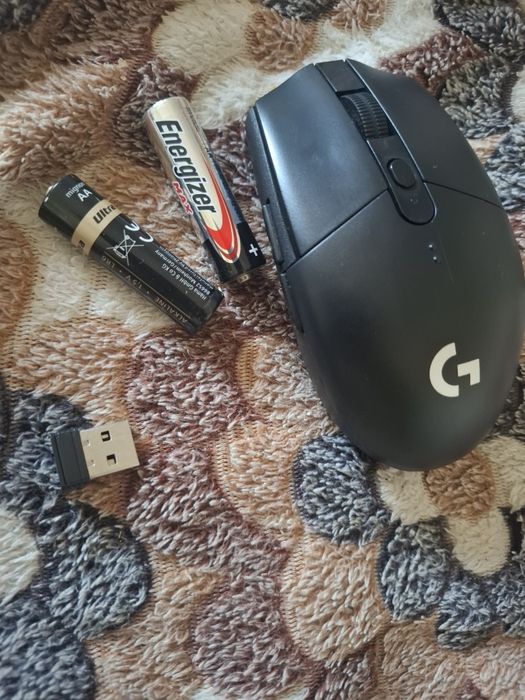 Logitech G305 с 2 батерии само за 18 евро