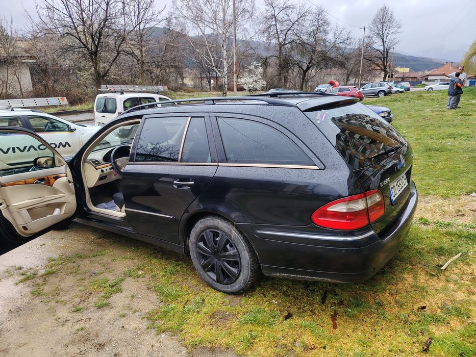 Мерцедес w211 2.2 avangard 150 коня