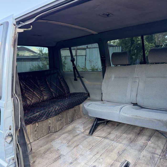 Продам Volkswagen Caravelle (минивен)