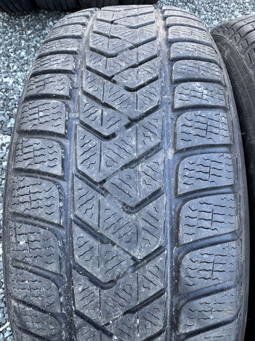 Set 2 anvelope 215 55 r18 pirelli de iarna