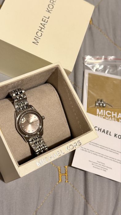 Кварцевые часы Michael Kors нержавеющая сталь. Б/у.