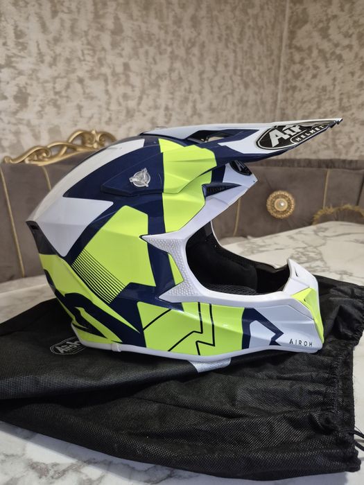 Мотокрос каска Airoh