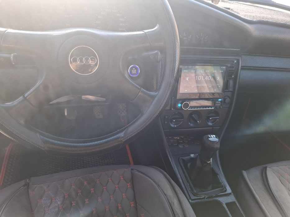 Ауди 100с4  моно