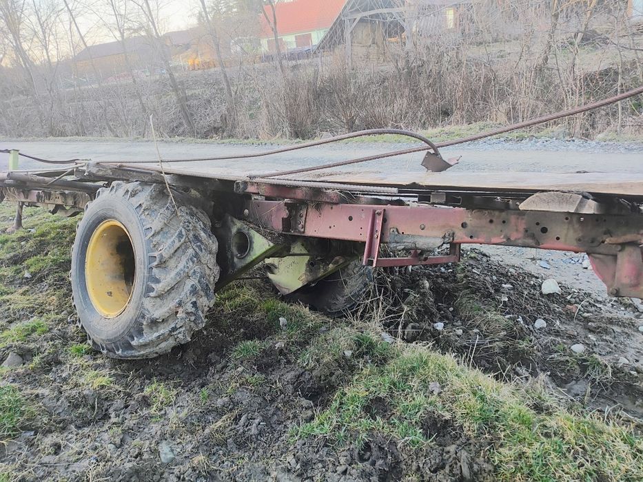 Vând trailer pentru cărat fân