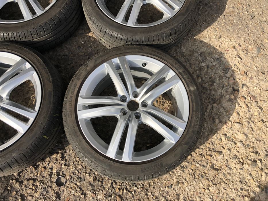 5 100 17 ЕТ-43 централен 57.1 гуми 205/45/17 пирели