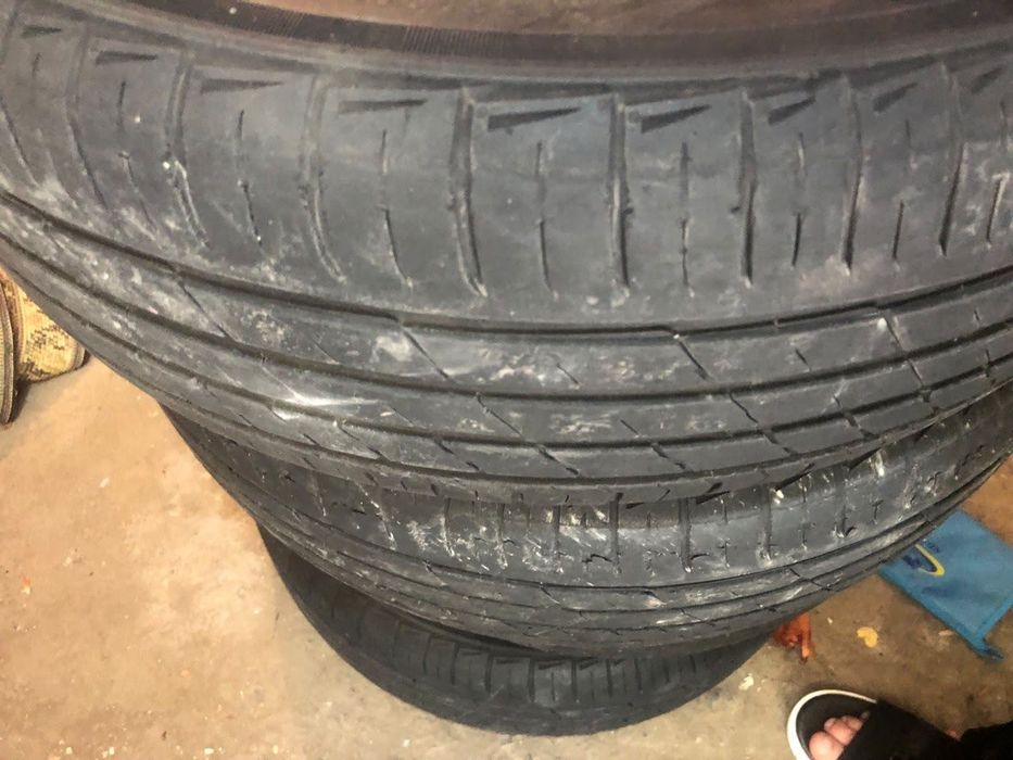 Продам шины летние на на Тойоту