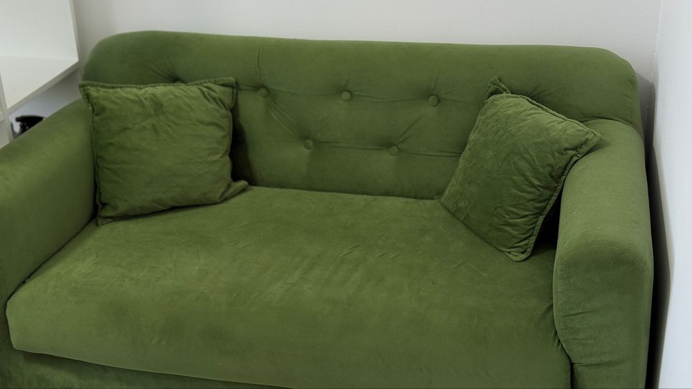 Продам диван двухместный(мини) в студию, в салон