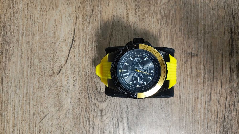 Часовник Invicta Aviator 50mm Black/Yellow Silicone band