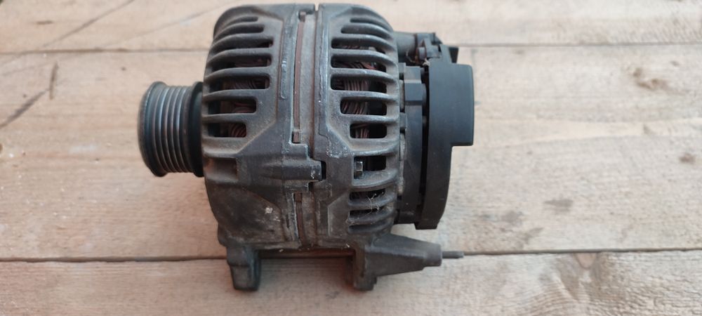 Alternator  pentru Pasat