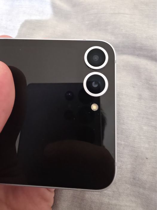 Samsung Z Flip 6 (inca in garantie)